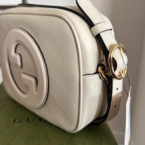 Gucci Blondie Crossbody Handbag - Picture 2 of 8